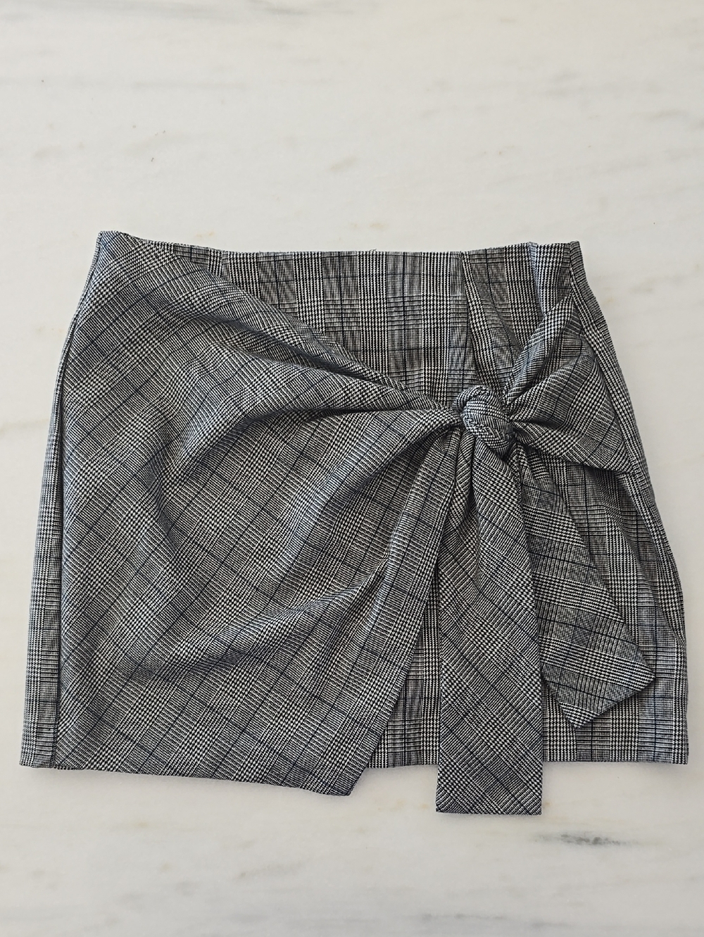 Forever 21 Black & White Plaid Tie-Front Mini Skirt Juniors Size L